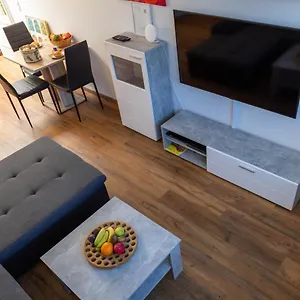 Parkside No15 Apartment