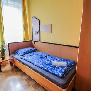 Cozy - U3 Hutteldorferstrasse , Wien Österreich